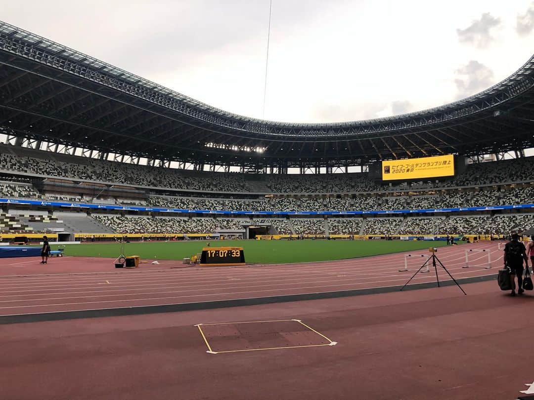 のインスタグラム：「セイコーGGP優勝しました🥇 来年に向け良い経験になりました。  やはり観客の皆さんがいる中で試合がしたいと思いました！  最後に“もっと写真撮っておけば良かった”  #セイコーGGP #GGP #新国立 #陸上」