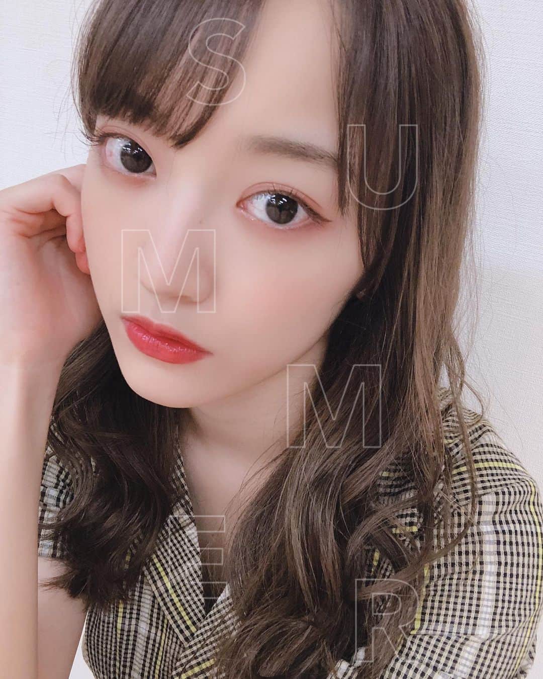 下村実生のインスタグラム：「Twitterにも載せたけど夏のフィルターで遊びました。笑 みんなは夏らしい事何かしましたか？ 私はスイカを食べるくらいかしら〜🤔🍉」