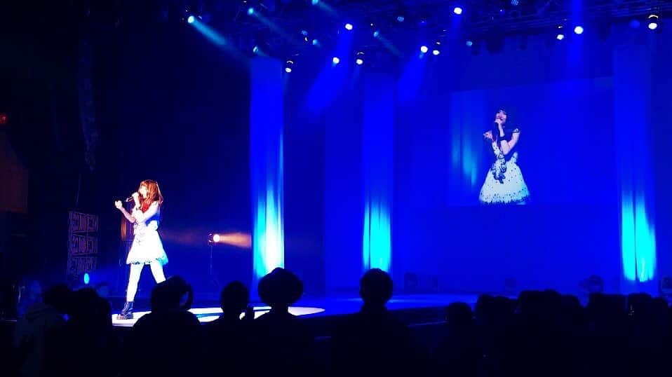 のインスタグラム：「〜〜〜お知らせ📣〜〜〜  8/30 13時頃からインスタライブします☺︎ 今や写真のようなライブは難しいけど、 これから仲間と少しずつ進んでいきたいと思います！  お久しぶりでどきどきですが、 よろしくお願いします⋆⑅」