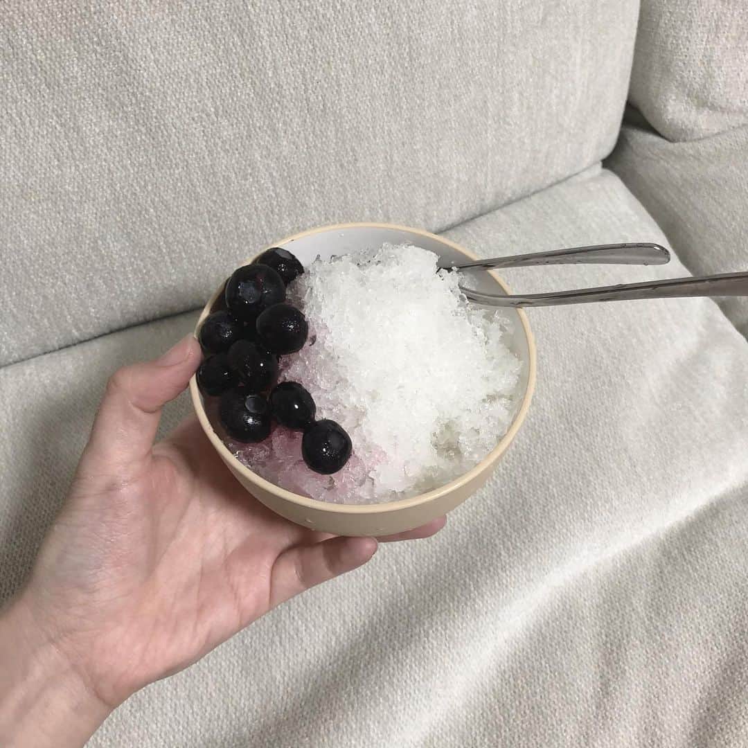 渡辺くるみのインスタグラム：「お家でかき氷🍧絶賛はまり中。#shaveice #最近暑すぎ」