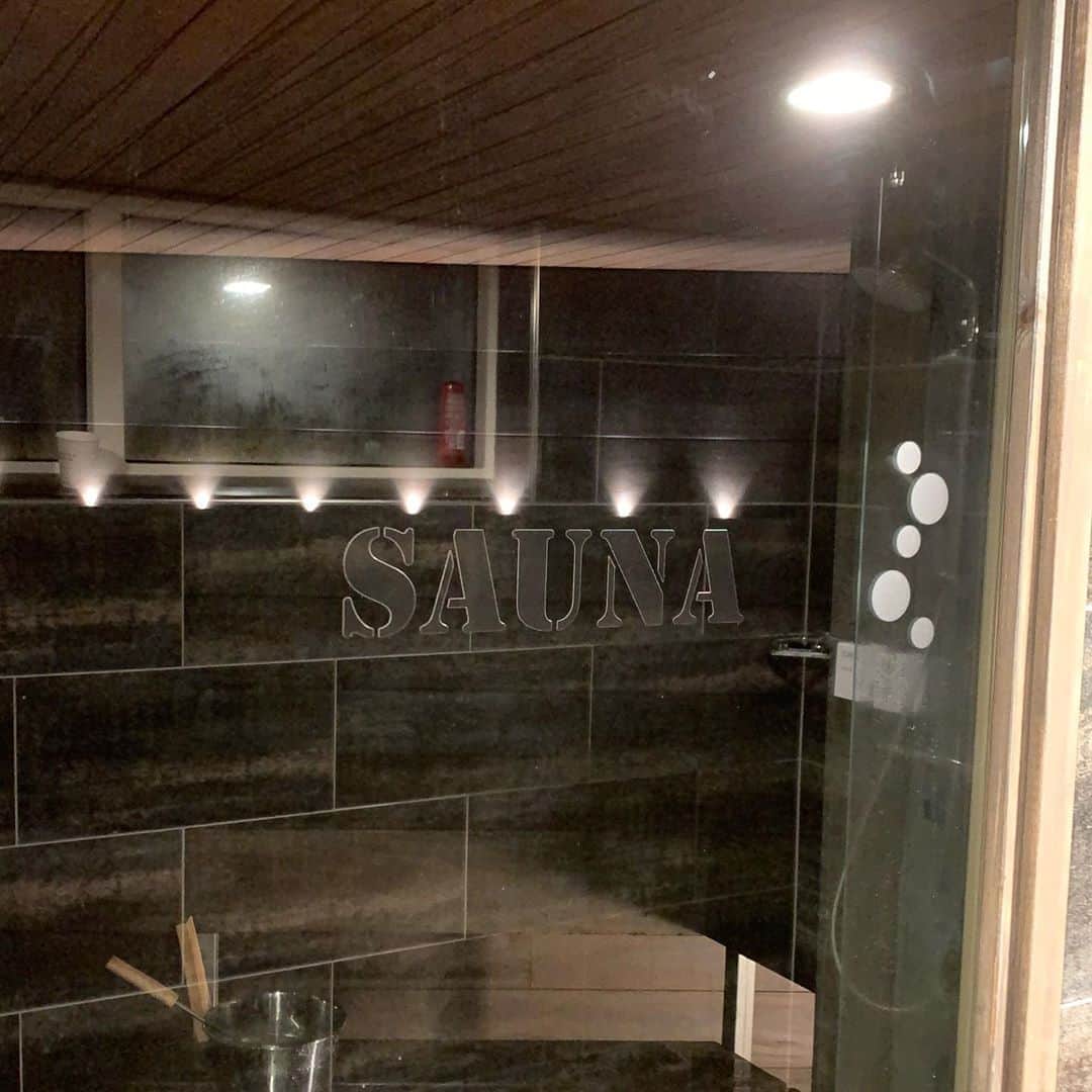 田中亜土夢さんのインスタグラム写真 - (田中亜土夢Instagram)「試合後はホテルのサウナで勝利サウナ♪  #サウナ #sauna #外気浴 #harvia  #フィンランド #ロヴァニエミ #Finland #rovaniemi」8月23日 14時34分 - atom_tanaka_official