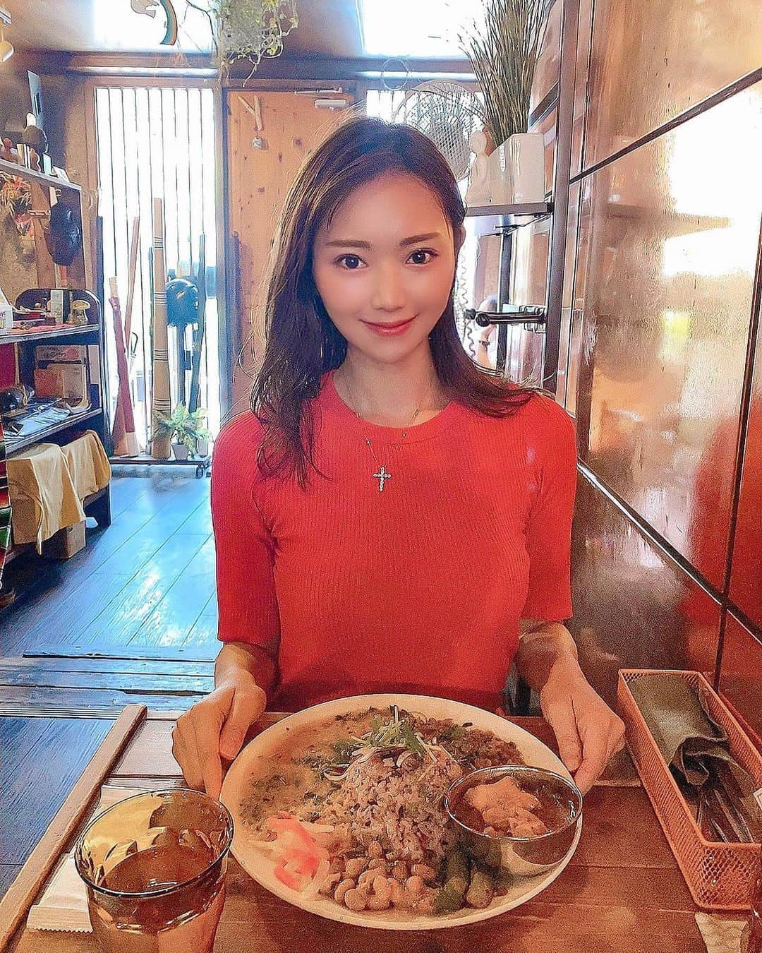 寺口智香さんのインスタグラム写真 - (寺口智香Instagram)「虹の仏 食べに行ってきました〜！  出汁キーマメインのあいがけ✨ カレー食べると元気になる気がする☺️💕  #カレー #大阪カレー #天王寺カレー #虹の仏 #四天王寺前夕陽ヶ丘」8月23日 14時55分 - chika_loves