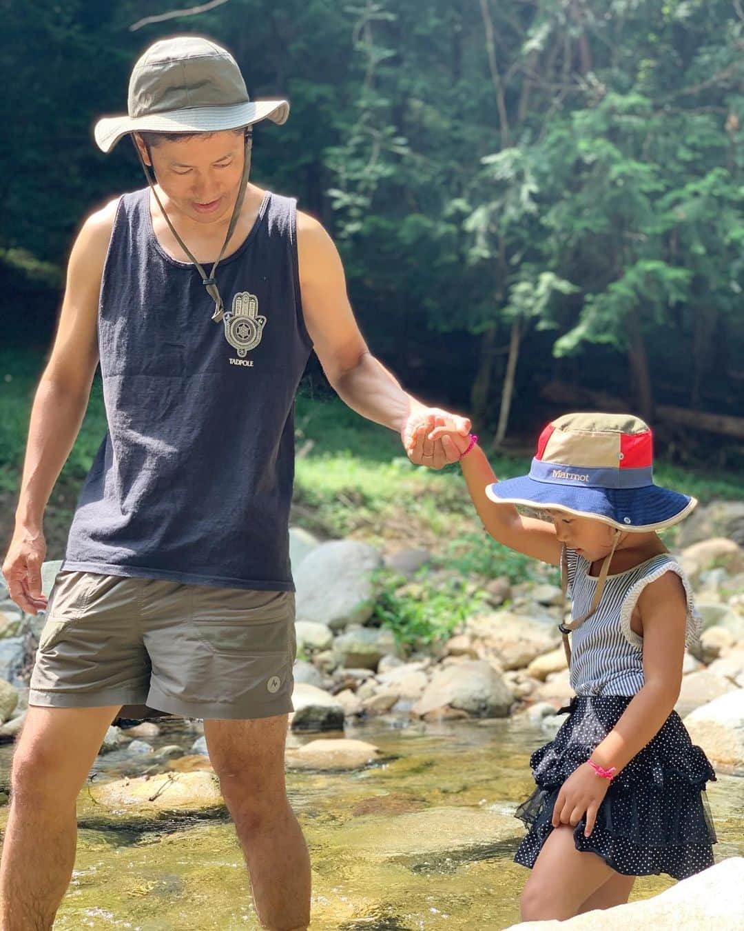 田中幸さんのインスタグラム写真 - (田中幸Instagram)「✴︎ その日の天気で 朝予定を決める  のんびり アウトドアも最高🛶  佐久に住んで 1番気に入ったのが 自然遊びの多さ  暑くなったら 標高あげるか 川に行く  ふらっと散歩がてら 涼を楽しむ🎐  短い夏 次はどこいこ⛰  @marmot  @marmot_japan  @keen_japan  #keenambassador」8月23日 14時56分 - sachitanaka