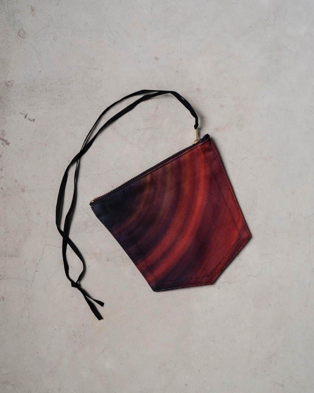 Ryoさんのインスタグラム写真 - (RyoInstagram)「ㅤㅤㅤㅤㅤㅤㅤㅤㅤㅤㅤㅤㅤ @isetanmens_creators exclusive @masu_officialaccount marble print pouch ㅤㅤㅤㅤㅤㅤㅤㅤㅤㅤㅤㅤㅤ シャツに合わせて赤にしました☺️ ㅤㅤㅤㅤㅤㅤㅤㅤㅤㅤㅤㅤㅤ #masu」8月23日 15時06分 - ryo__takashima