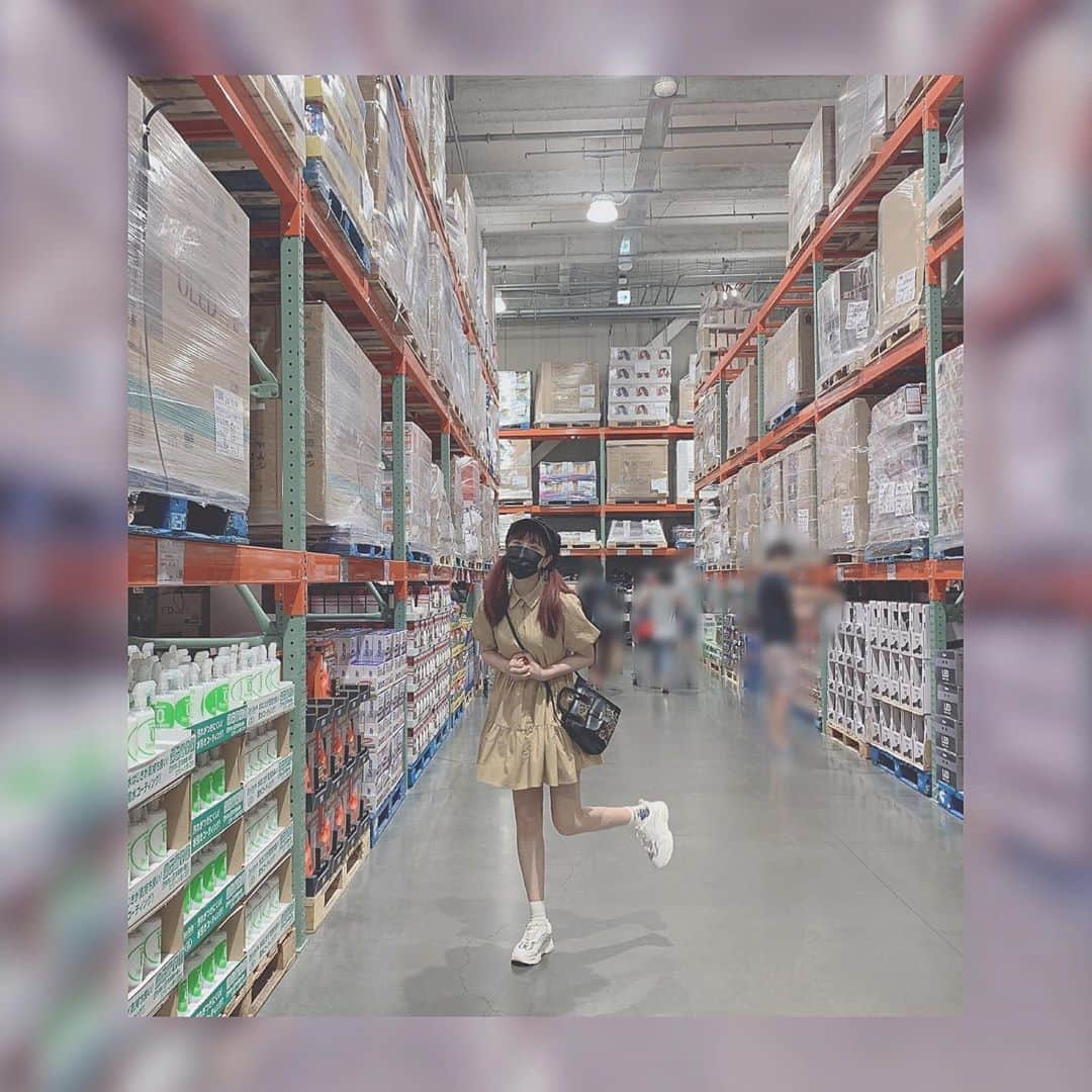 のインスタグラム：「🧺﻿ ﻿ ﻿ ﻿ ﻿ あんまりどこにも行けないから﻿ お買い物行くだけでわくわくしちゃう﻿ ﻿ ﻿ ﻿ ﻿ ﻿ ﻿ ﻿ ﻿ #コストコ #コストコ購入品 #買い物 #シャツワンピース #ザラ #ザラコーデ #costco #shopping #zara #fashion #stayhome #japanesegirl #japan」