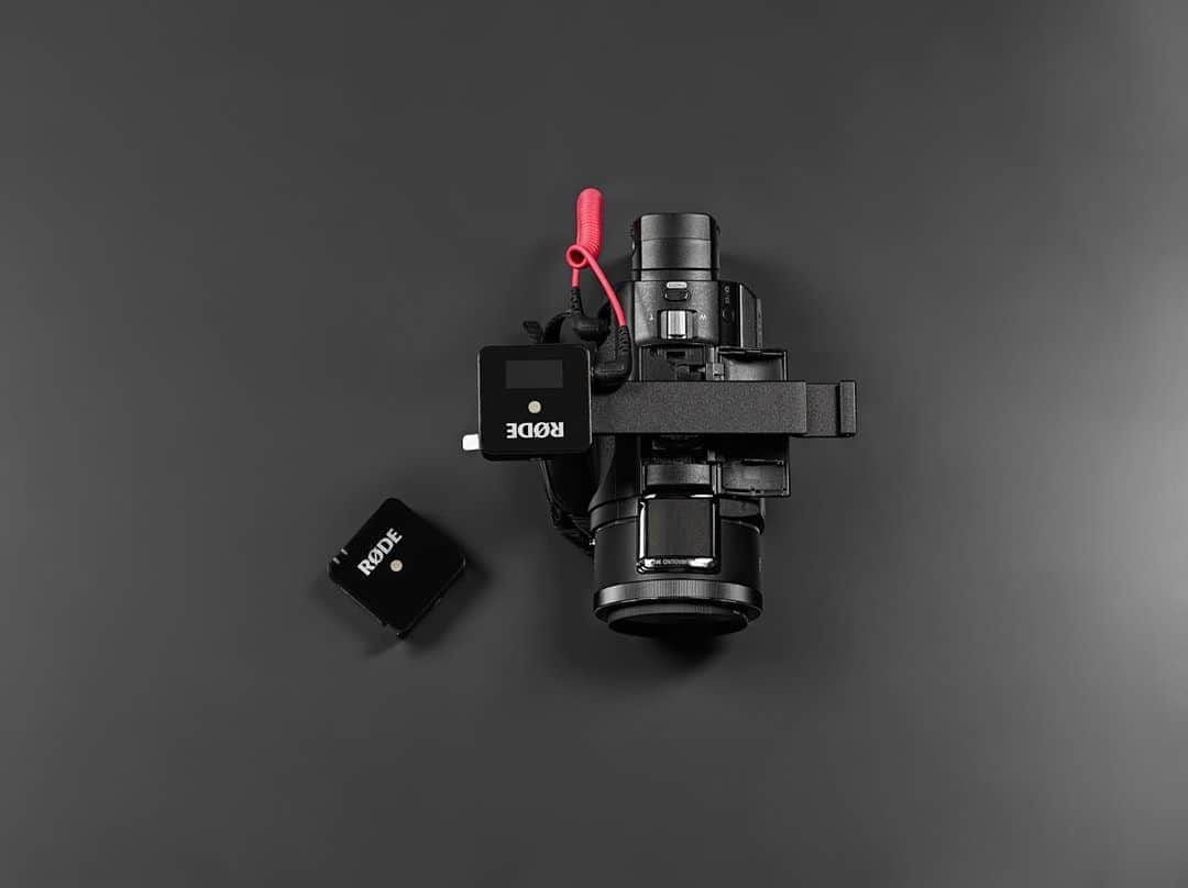 のインスタグラム：「RODE Wireless GO @rodemic   #rodemic #rodewirelessgo #black #sony #ax60 #sonyax60 #ガジェット #mic #マイク #ワイヤレス #動画 #動画撮影 #YouTube #編集 #fivefocus #軽量 #ペアリング #高性能 @mottosatoshi @soborodon22 @shimisun @mkyohei @fumihikokawaura @momikomitv @ryugi_woody @ryoutayamamoto_momikomitv @okome.bb @taichi.okada.730 @yohtakao @reo0615 @kazuma___miura @takuji_chikamatsu @kawaguchishunsuke」