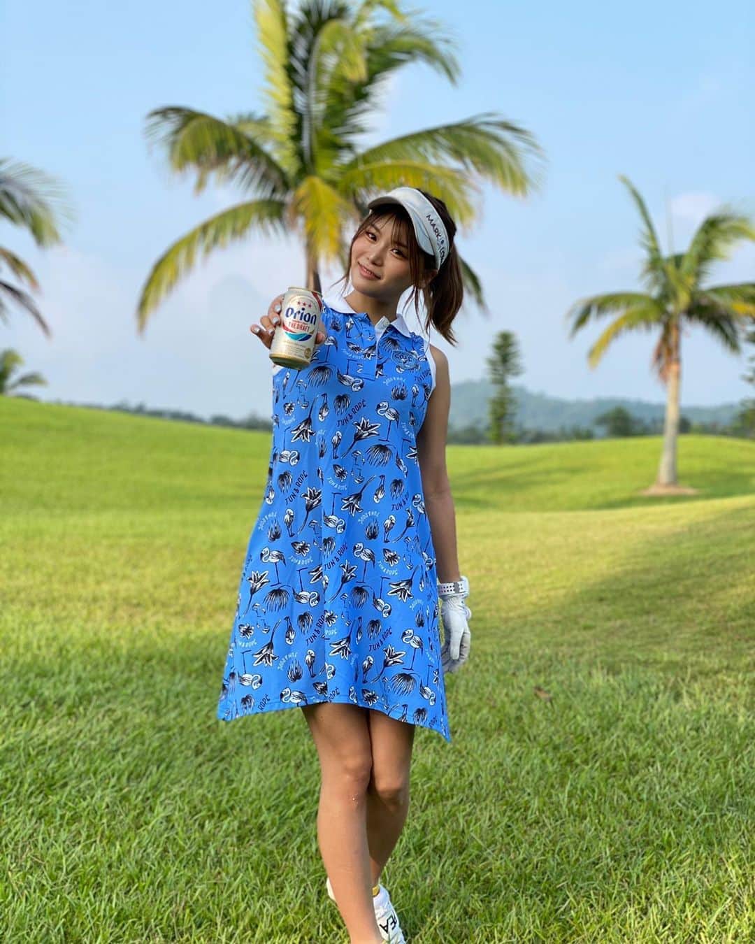 あやごるふのインスタグラム：「沖縄ゴルフ🌺⛳️﻿ ﻿ ﻿ 南国だと調子に乗って﻿ ノーマルカメラで撮りがち🤷‍♀️﻿ ﻿ ﻿ ﻿ ﻿ #golfnetwork #golf #golfswing #golfwang #reginagolf  #golfgirls #instagolf #golfstagram #ゴルフ #ゴルフ女子 #ゴルファー #ゴルフ好き #ゴルフ部 #沖縄ゴルフ #ゴルフ練習 #ゴルフコーデ #골프 #ゴルフスイング #ゴルフ大好き #ゴルフ好きな人と繋がりたい #ゴルフばか #okinawa #golfgirl #不動産投資 #골프 #かねひで喜瀬カントリークラブ #골프스타그램 #해외여행 #南国ゴルフ #沖縄旅行」