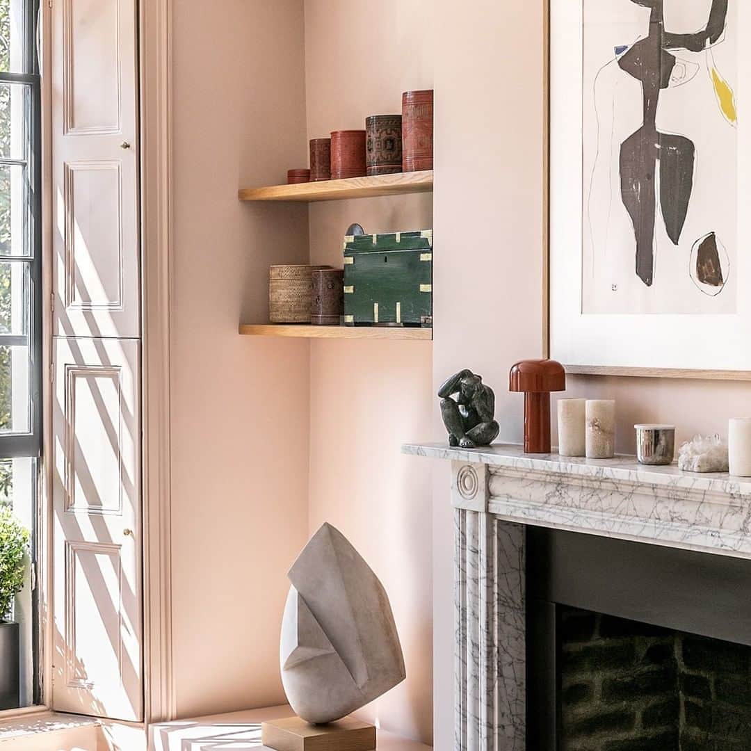 The Modern Houseさんのインスタグラム写真 - (The Modern HouseInstagram)「#forsale As her home comes on the market, we catch up with Swedish fashion designer Filippa Knutsson on the joy of contemporary living in a Georgian terrace house in Barnsbury, north London. Click the link in our bio to read more and for the sales particulars.」8月23日 16時11分 - themodernhouse