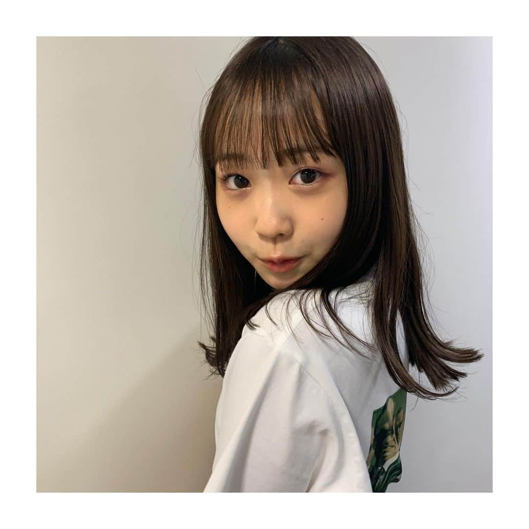 渡邊美華さんのインスタグラム写真 - (渡邊美華Instagram)「Tシャツの裏を見せようとして必死なひと✌︎ . #渡邊美華 #tシャツ  #tシャツコーデ」8月23日 16時52分 - mika_watanabe1215