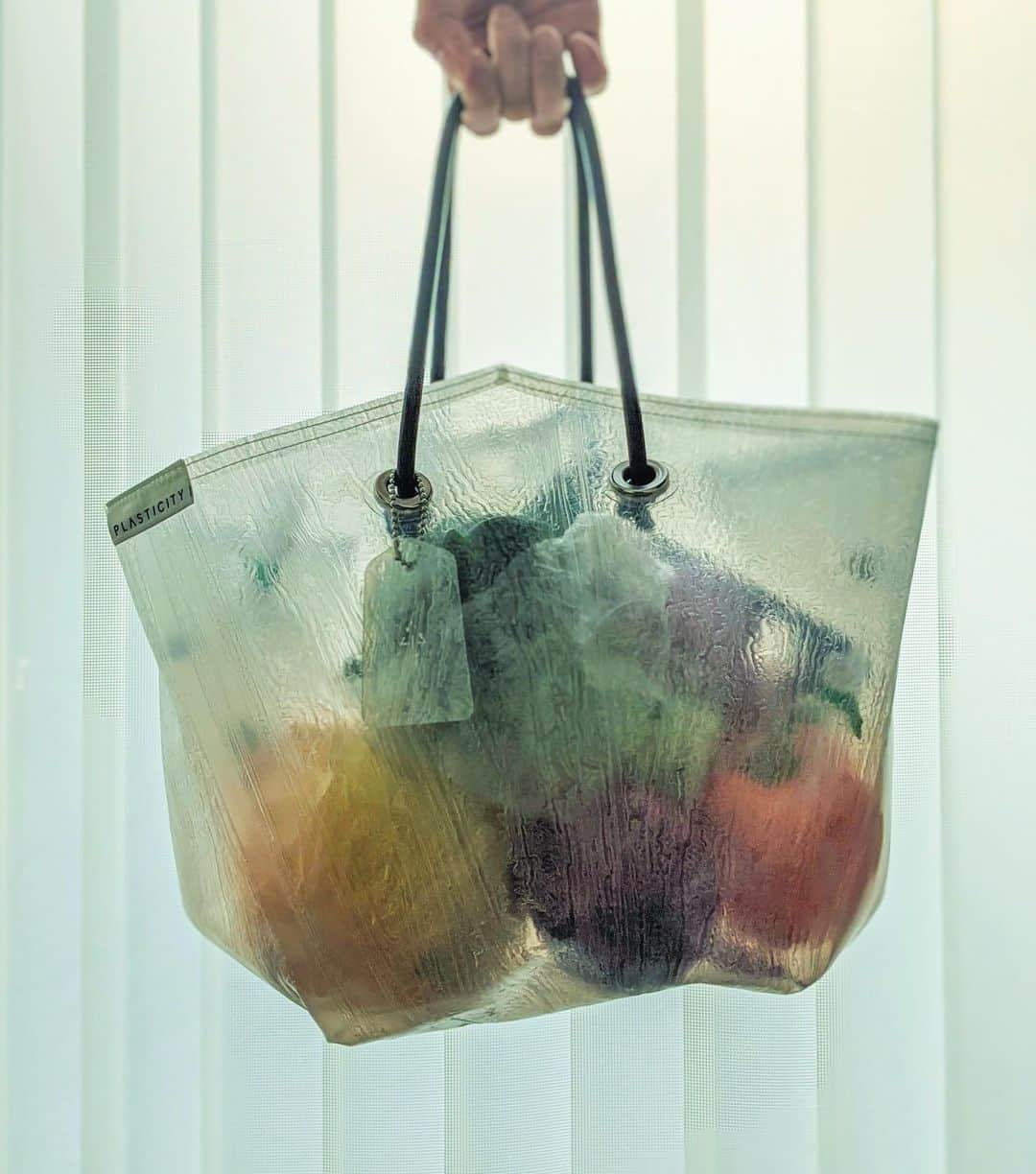 鈴木淳子さんのインスタグラム写真 - (鈴木淳子Instagram)「🍌🍑🍆🍅🥦☂️ . . #plasticitytokyo #plasticitybag #totebag #shoppingbag」8月23日 17時00分 - junkosuzuki