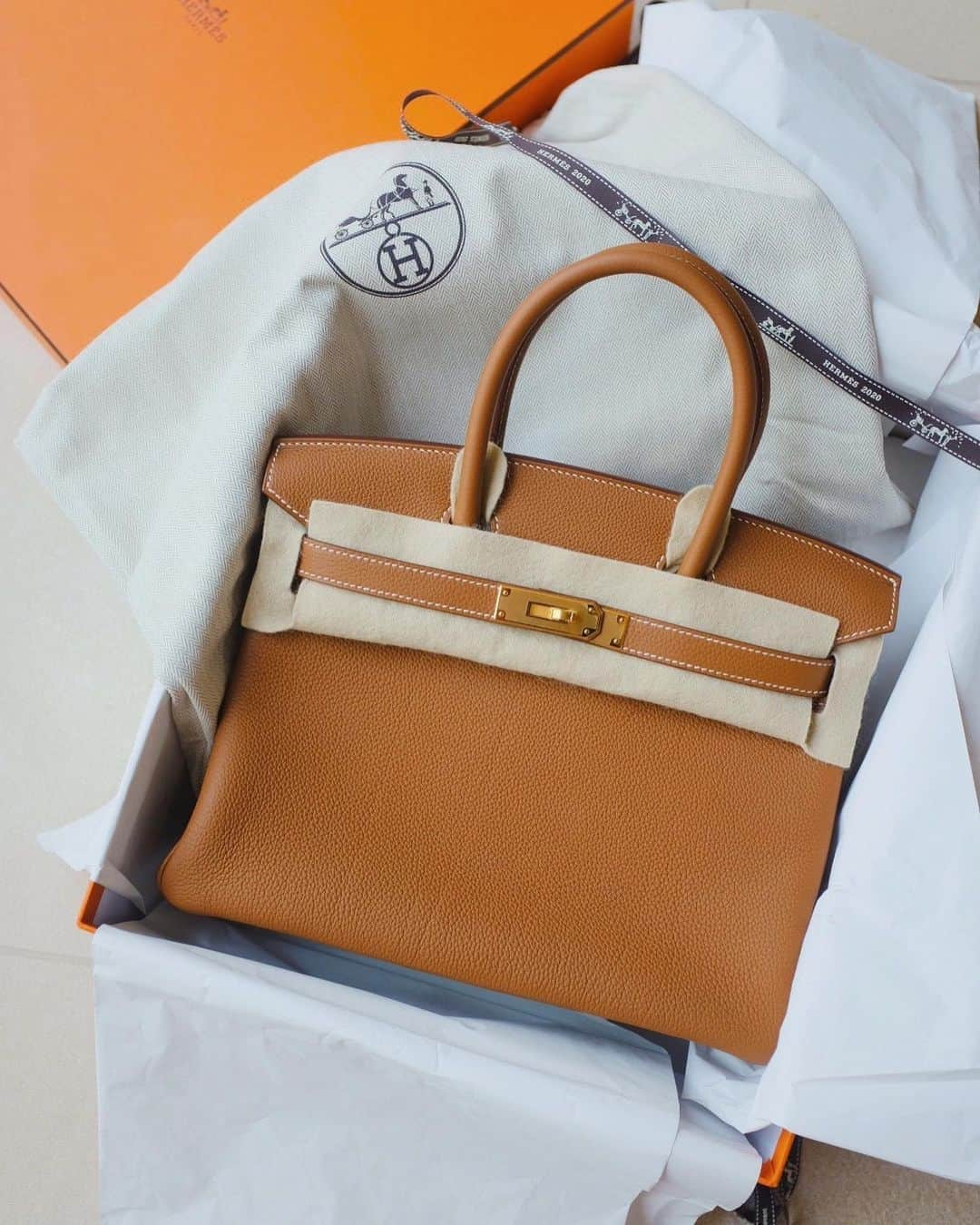 舞川あいくさんのインスタグラム写真 - (舞川あいくInstagram)「simply beautiful 👜💫 大切なものが一つ増えた♡  . @hermes  #hermes #barkin30」8月23日 17時17分 - aiku_0817__