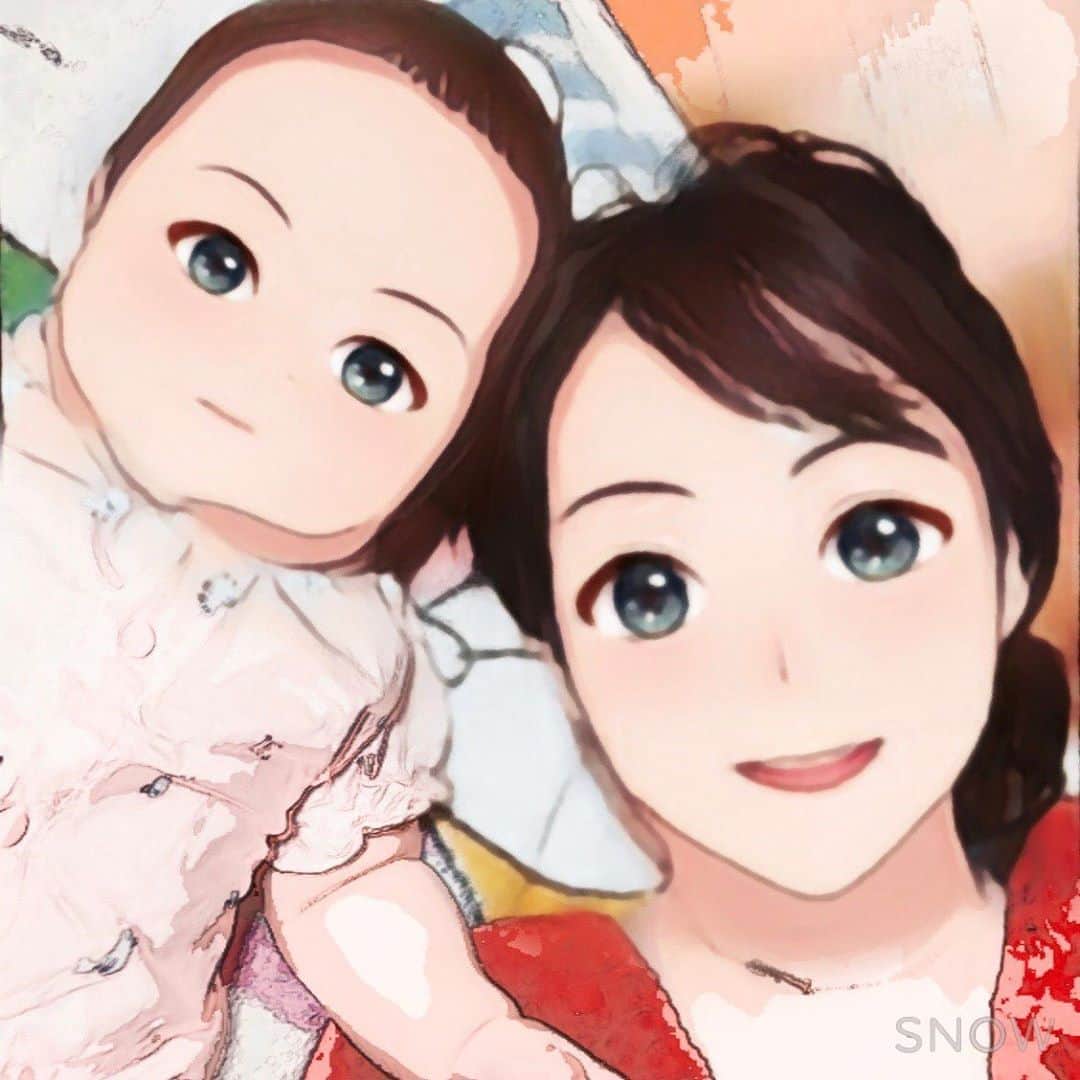うえむらちかのインスタグラム：「姪っ子ちゃんが遊びに来たからSNOWの少女漫画フィルターで一緒に遊びました💕﻿@snow_japan ﻿ もうカメラも目で追うし﻿ 音にも反応してくれて可愛かった〜👶💕 ﻿ ﻿ #snowpr #snowcam﻿ #二次元SNOW #少女漫画フィルター﻿ #순정만화」