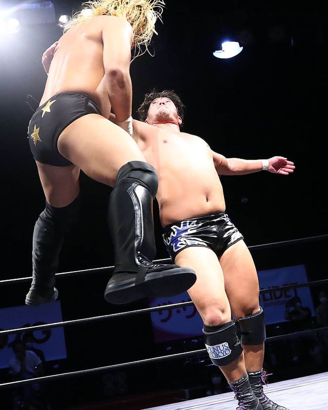 のインスタグラム：「8.22 新木場昼夜大会 ニーアッパー3発！ #noah_ghc」