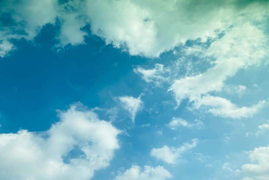 尾崎ありささんのインスタグラム写真 - (尾崎ありさInstagram)「⛅️  ﻿ #空 #空が好きな人と繋がりたい #雲 #空好き #風景 #sky #bluesky #skylovers #skyporn #cloud #写真好きな人と繋がりたい #青空 #そら #awesome #landscape #景色  #green #earth #nature #naturephotography #naturelovers #naturelover #sunny #そら」8月23日 22時53分 - also1219