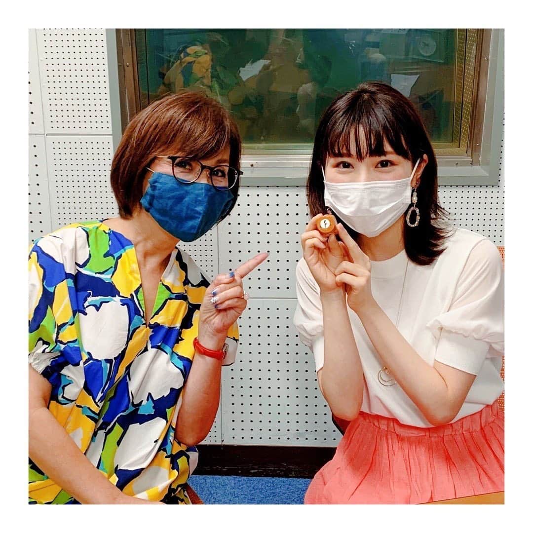 のインスタグラム：「* 明日 8/24(月)〜28(金)までの1週間 MBCラジオ📻 たんぽぽ倶楽部 やや若手さんいらっしゃ〜いに出演します！ 木藪くんのおかげで私も恵津子さんと お話しすることができて嬉しいです😊 自分のことを放送で話すのは初めてでした！ たんぽぽ倶楽部は朝10時から。 やや若手さんいらっしゃーいは11時台です。 手に持っているのはサイコロトークのサイコロ。 何が書いてあるか見えますか？ 放送をお楽しみに☺️✨  #たんぽぽ倶楽部 #MBCラジオ #ラジオ #radio #radiko  #kagoshima #宮原恵津子 さん #アナウンサー #緒方桃子 #mbc #サイコロトーク」