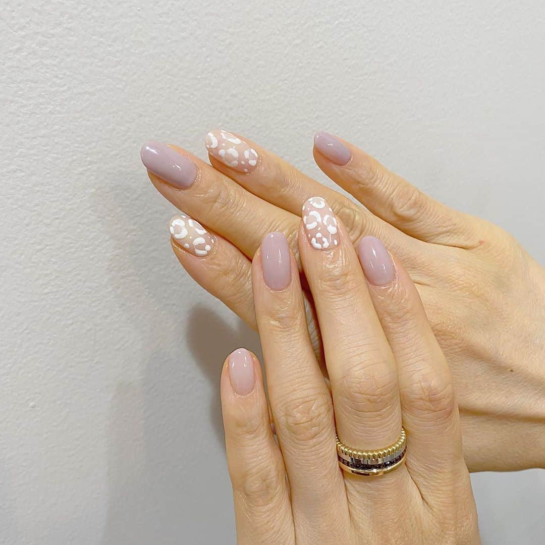 Kana Kobayashiさんのインスタグラム写真 - (Kana KobayashiInstagram)「#レオパード #オリジナルカラー #ネイル #シンプルネイル #nails #Anela #nailstagram  #fashion」8月23日 17時59分 - anela_kana