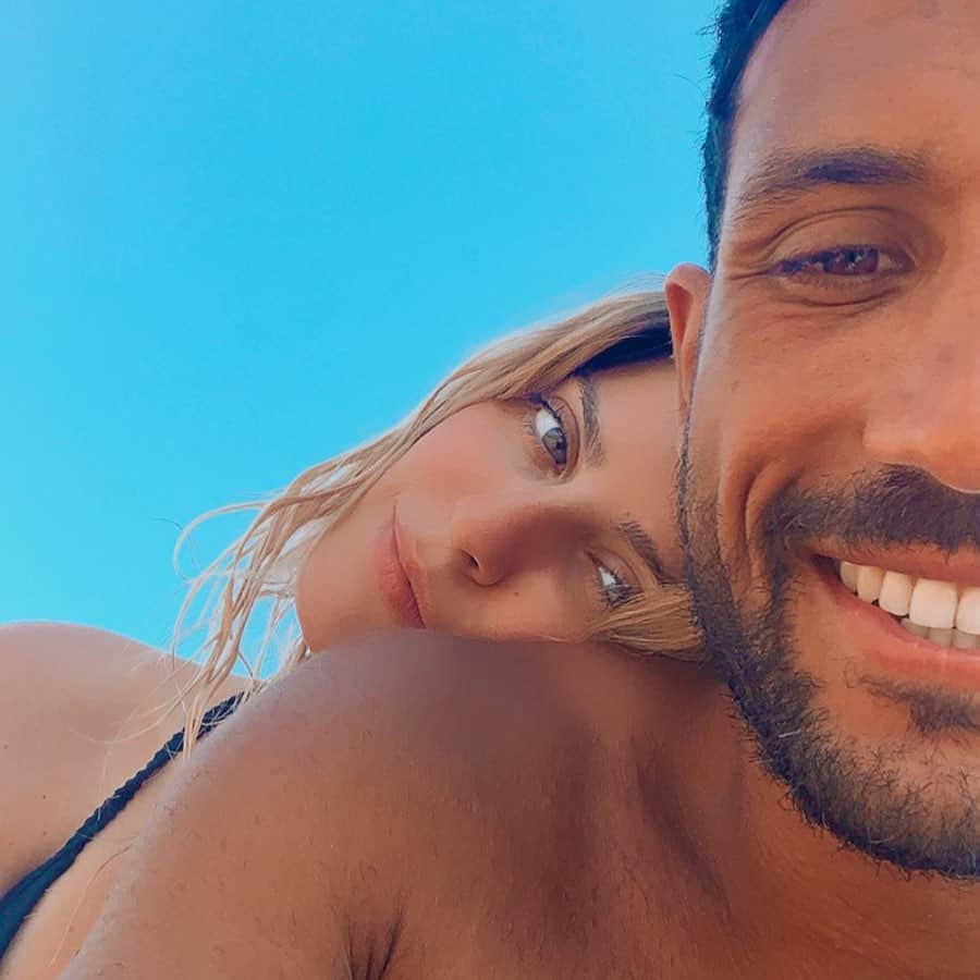 カリム・ラリビのインスタグラム：「☀️⛱❣️」