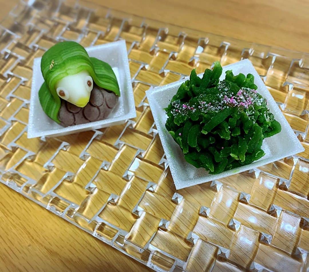 のインスタグラム：「Amabie 🙏  #上生菓子　#休憩　#アマビエ」