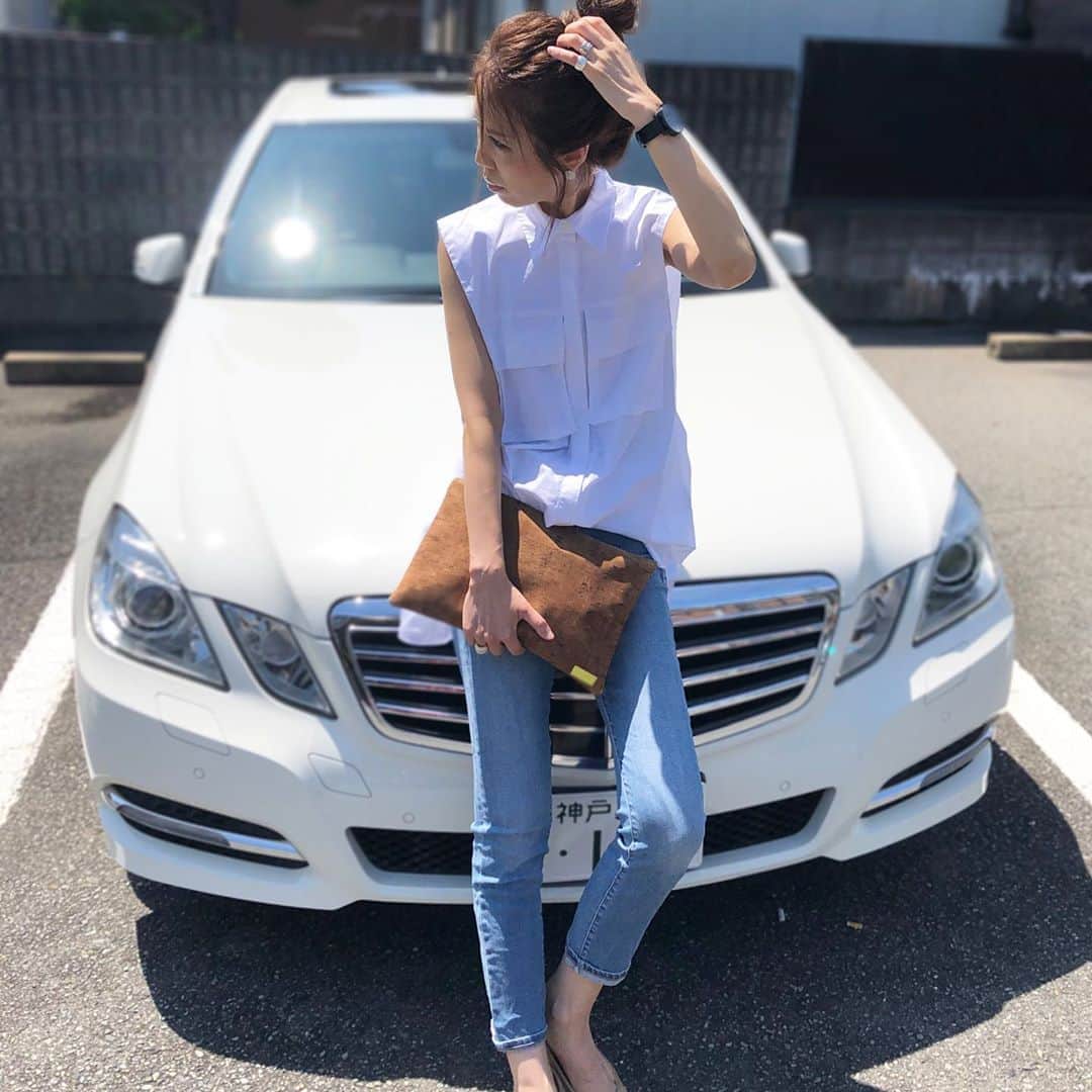 asuka0119のインスタグラム：「2020.8.23  久しぶりのpost  暑かったけど楽しかった♥  このtops、めちゃくちゃ可愛い♥️久しぶりの#zara購入品   tops #zara #ザラ denim #uniqlo  #ユニクロ  #高身長女子 #高身長コーデ #uniqloコーデ #デニムコーデ #お団子ヘア #プチプラ#プチプラコーデ」