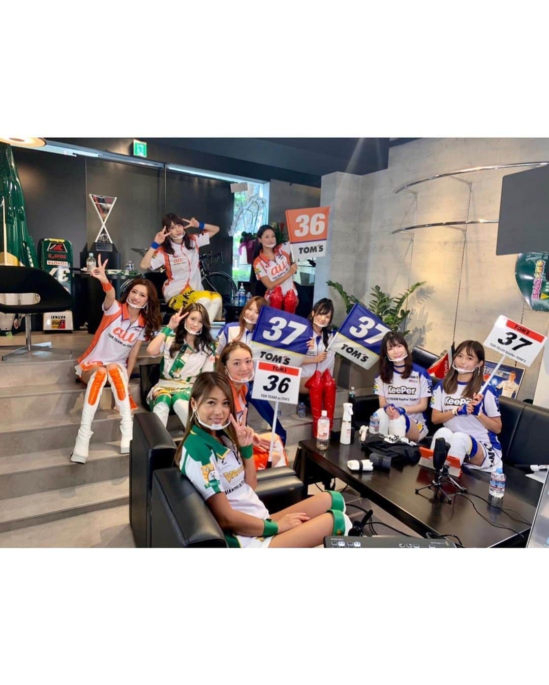 岩波彩華さんのインスタグラム写真 - (岩波彩華Instagram)「SUPER GT Rd.3 @鈴鹿サーキット 決勝✨﻿ ﻿ 🧡36号車は予選12位→決勝3位🏁﻿ 💙37号車は予選11位→決勝7位🏁﻿ ﻿ SCが何度も入る波乱のレースでウェイトハンデもある中、 凄すぎる結果を残してくれました😆💗﻿ TEAM TOM'S強い、強すぎる…！！！﻿ ﻿ シリーズランキングは﻿ 36号車が41pで1位🥇﻿ 37号車が33pで2位🥈  上位独占中です😏👍🏻﻿ ﻿ そして！36号車関口選手は今日のレースでGT100戦目👏🏻﻿ おめでとうございます🥳﻿ ﻿ 第3戦も沢山の応援本当にありがとうございました🥰﻿ ﻿ 次戦は9/12・9/13 @ツインリンクもてぎ！﻿ 引き続き一緒に熱い応援を宜しくお願い致します🔥🔥🔥﻿ ﻿ #toms #tomsracing #teamtoms #jms #jmsgg #toyota #supra #au #keeper #36号車 #37号車 #レースクイーン #racequeen #supergt #supergt2020 #sgt #sgt2020 #followme #model #japanesegirls #ジェームス #ジェームスガレージガールズ」8月23日 18時57分 - syk.i
