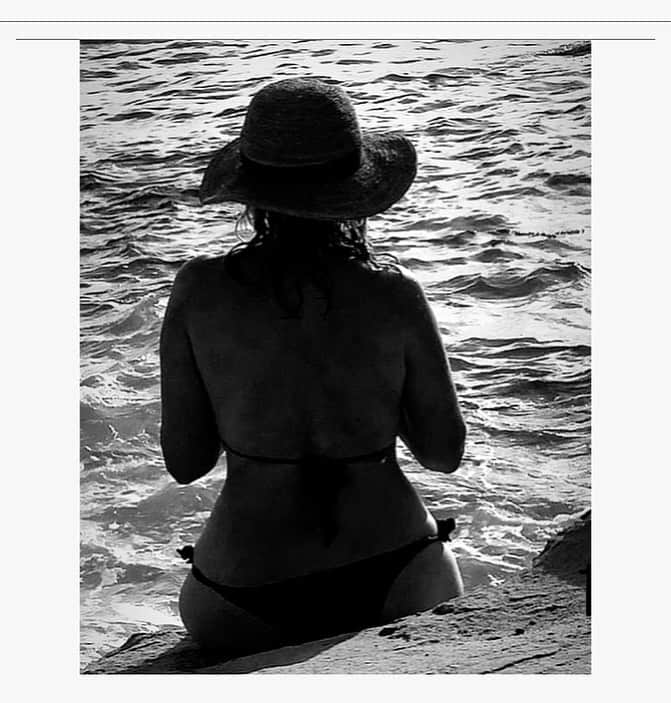 エマニュエル・ベアールのインスタグラム：「#theend #clapdefin🎬 so #thankful for my blessed holidays」