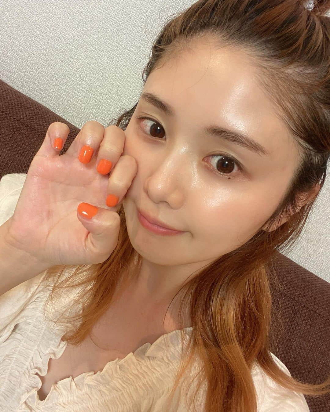 一木美里さんのインスタグラム写真 - (一木美里Instagram)「🍊🍊🍊﻿ ﻿ ﻿ #beautytips #chanelbeauty﻿ #nailcolor  #nail  #orange #シャネルビューティー」8月23日 19時28分 - misato_ichiki