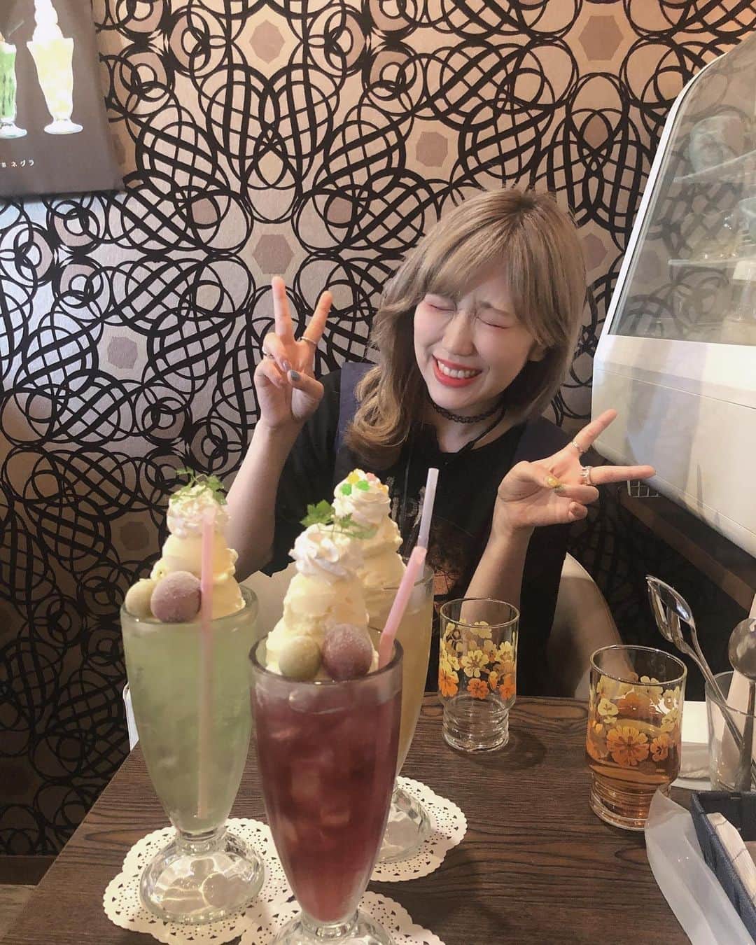 のインスタグラム：「ゆいかまるにとってもらった〜！ 笑顔100％✌︎  . . . #喫茶ネグラ #下北沢カフェ」