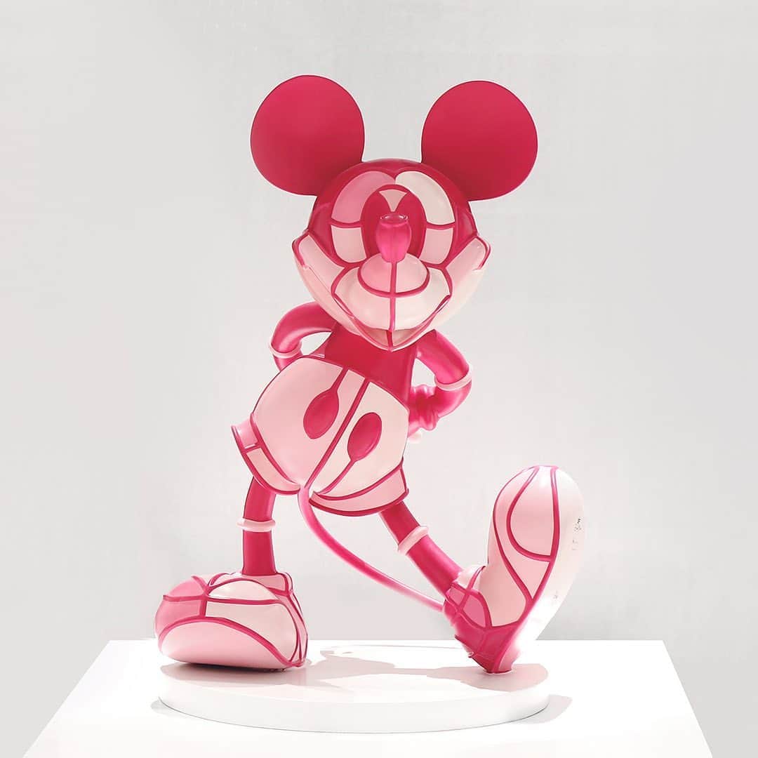 HYPEBEASTさんのインスタグラム写真 - (HYPEBEASTInstagram)「@hypebeastart: @apportfolio has unveiled a new art exhibition with Hong Kong‘s @k11musea. Titled “POP INFINITY,” the exhibition is inspired by iconic @disney characters and consists of both a virtual reality component and collectible artwork featuring artists from all over the globe such as @hikarishimoda, @davidfloresart, @kbernhardt2014, and many more. Pieces can now be pre-ordered on K11 Musea’s website where the virtual exhibition will run until September 6. ⁠⠀ Photo: K11 Musea」8月23日 19時41分 - hypebeast