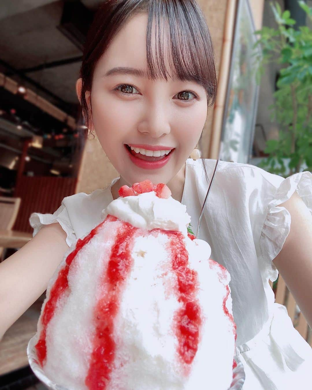 兒玉遥さんのインスタグラム写真 - (兒玉遥Instagram)「🍧【 #和キッチンかんな 】﻿ ﻿ かき氷食べたよ〜❤︎﻿ ﻿ 🍓 #いちごBC を注文しました🥰🥰🥰﻿ ﻿ 奥にあるのは #フロランタン ってメニューだよ！﻿ ﻿ 友達と「夏らしい事したいね！」と、かき氷計画を立てて翌日すぐに行ってきました〜！﻿ ﻿ 思い立ったら即行動！！﻿ お互いのフットワークの軽さに拍手👏です😂笑﻿ ﻿ かき氷をお店で食べるのは4年ぶりくらい！！﻿ ﻿ 注文してからの待ち時間、自分でも驚くほどテンションが上がっていました🥳🥳﻿ ﻿ ビジュアル以上の美味しさ、、、もう、かき氷の虜です🥺🥺🥺﻿ ﻿ 視覚も味覚も幸せいっぱいになりました❤︎﻿ ﻿ ﻿ ごちそう様でした✨﻿ ﻿ #かき氷 @wa_kitchen_kanna」8月23日 19時42分 - haruka_kodama919