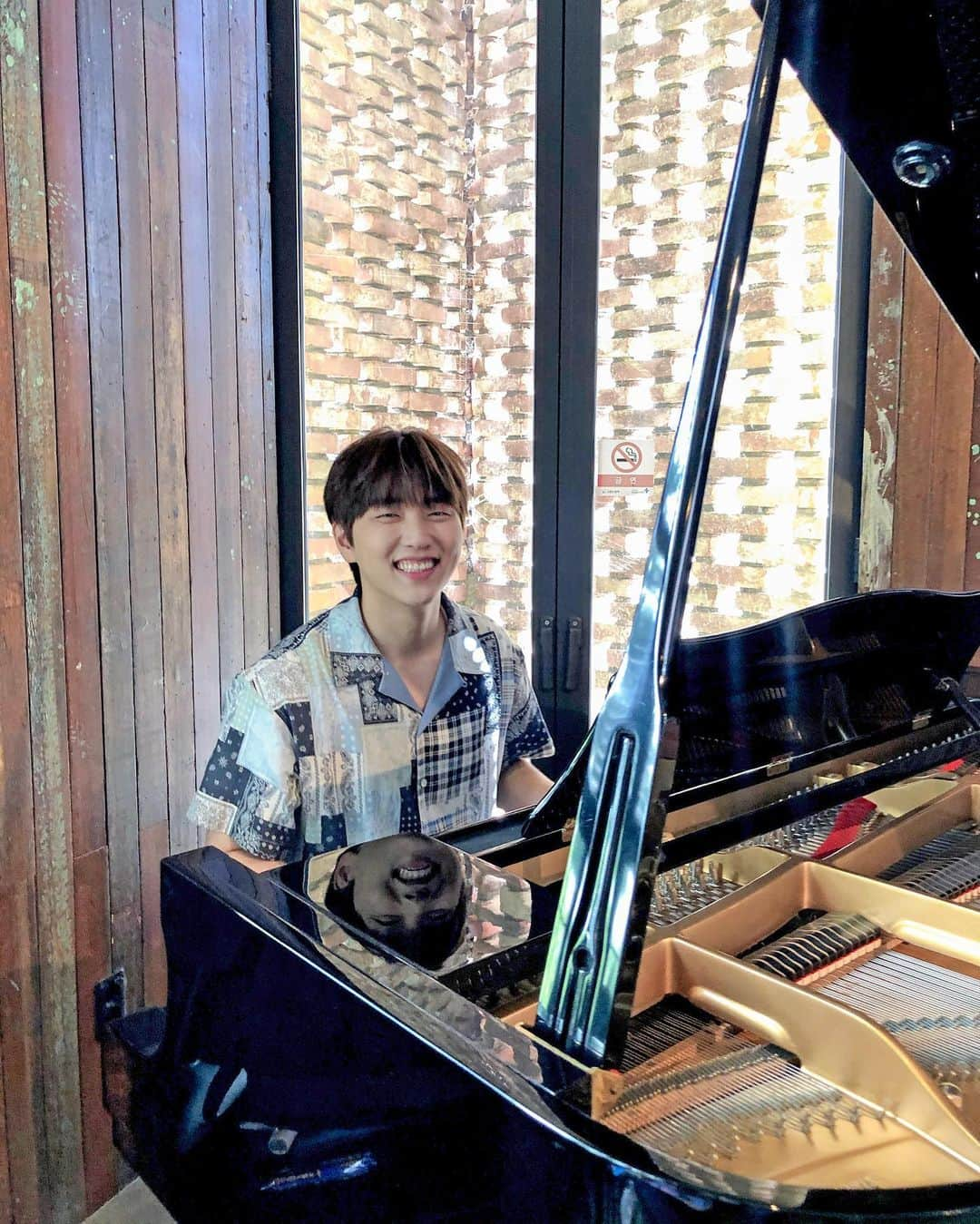 B1A4さんのインスタグラム写真 - (B1A4Instagram)「VIDEO CALL EVENT가 끝나고! 피아노 앞에서🎹 환한 미소와 함께 찰칵💚 ⠀ #B1A4 #산들 #생각집 #여름날여름밤 #SANDEUL」8月23日 19時55分 - b1a4ganatanatda