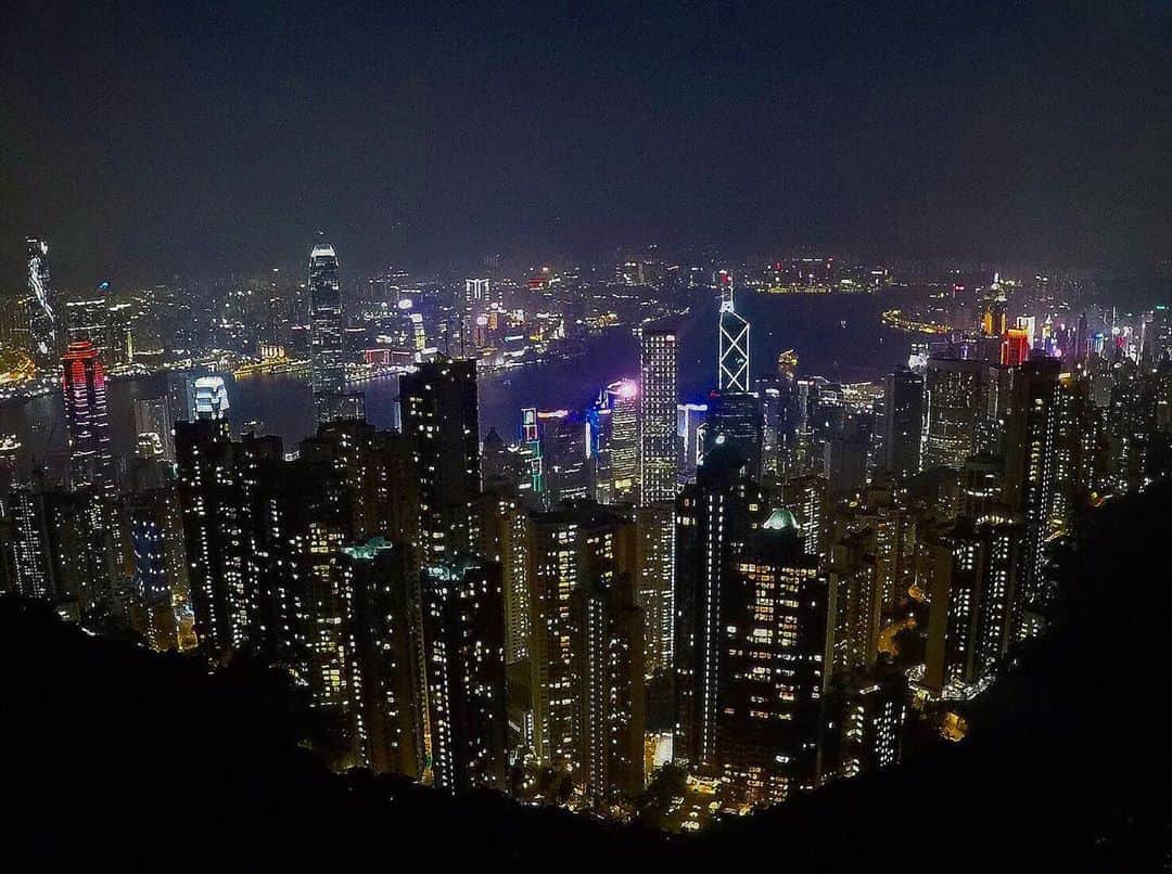 都築青空さんのインスタグラム写真 - (都築青空Instagram)「香港旅行に行きたい〜☺️☺️ 一番行ってみたいのは、 世界一美しいと言われている 香港100万ドルの夜景が見たい！🇭🇰 . . 香港料理も美味しそうだよね〜🤤 もしよかったら、 みんなも香港の思い出をシェアしてね！  . .  @kkdayjp @discoverhongkong  #DiscoverHongKong #HongKong #Love #travelwithkkday」8月23日 19時53分 - aozora723