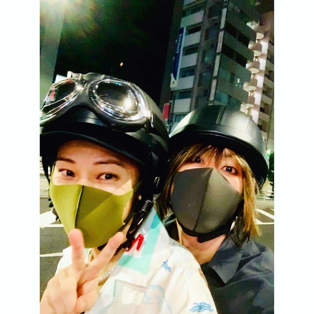 渋谷龍太さんのインスタグラム写真 - (渋谷龍太Instagram)「先輩が家まで送ってくれる夏。  #🏍」8月23日 19時59分 - gyakutarou