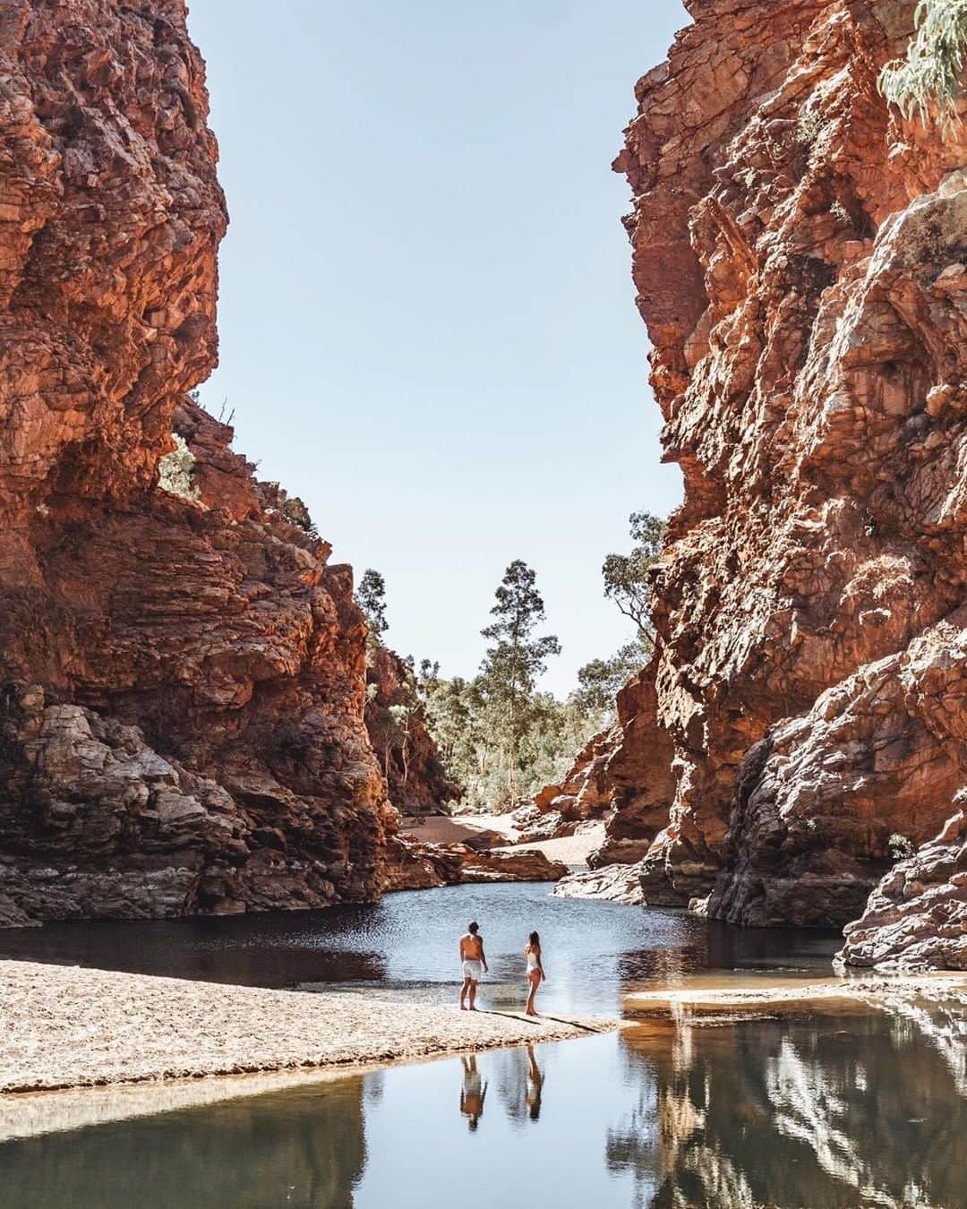 Australiaさんのインスタグラム写真 - (AustraliaInstagram)「Welcome to the heart of Australia, the @visitcentralaus 💗 @_aswewander spent some time exploring #ElleryCreekBigHole, a spectacular spot found within the West MacDonnell Tjoritja Ranges, just an hour’s drive from #AliceSprings. From outback adventures through the @ntaustralia to idyllic island escapes and more, discover some of Australia’s best short breaks at the link in our bio - we bet these aren't on your bucket list ... yet! #seeaustralia #ntaustralia #visitcentralaus」8月23日 20時00分 - australia