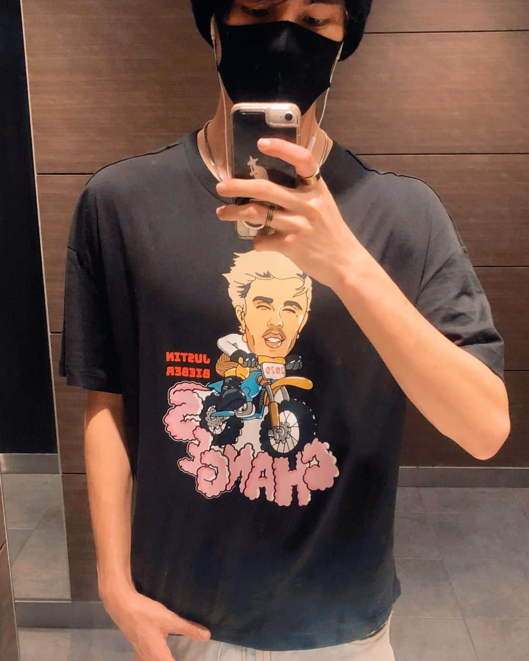 高垣英一郎さんのインスタグラム写真 - (高垣英一郎Instagram)「かわいいtシャツゲット🙈 #justinbieber#changes#hm#tシャツ」8月23日 20時02分 - eiichiro_1219