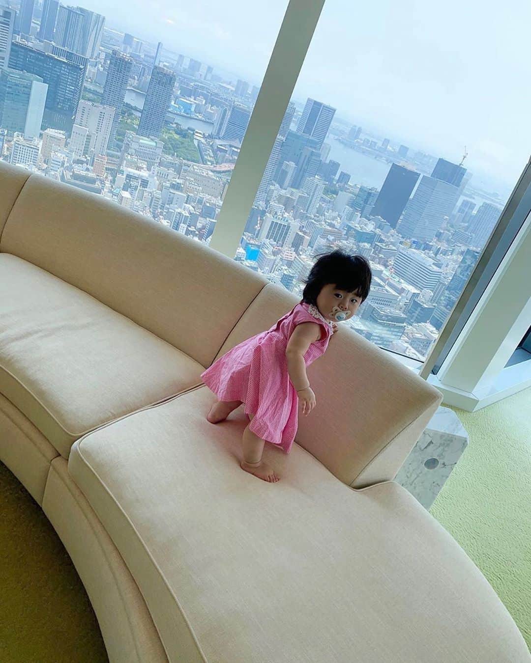 Andaz Tokyo アンダーズ 東京さんのインスタグラム写真 - (Andaz Tokyo アンダーズ 東京Instagram)「お子様にも快適にお過ごしいただけるよう、お子様用のアメニティをご用意しております。🐯 ぜひお気軽にお問い合わせください。⠀ Sky Suite luxury for our littlest guests 🌟 🐯 Be sure to ask about our kid's amenities to ensure a comfortable stay for the whole family.⠀ ⠀ 📸 Special thanks to @murakamirukaa⠀ ⠀ #staycation #ステイケーション #andaztorakichi」8月23日 20時13分 - andaztokyo