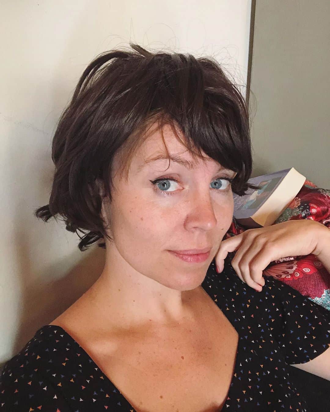 ヤナ・スクラのインスタグラム：「Kort en pittig」