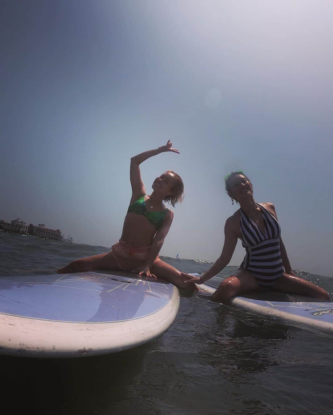 Nazukiさんのインスタグラム写真 - (NazukiInstagram)「🌴𝓐 𝓶𝓮𝓶𝓸𝓻𝔂 𝓯𝓻𝓸𝓶 𝓼𝓾𝓶𝓶𝓮𝓻🌴  毎年東京の海でSUP＆サーフィンを一緒にしていて今年もできてよかった✌️✨  with💕 @bzarrie   #summer #beach  #sup #surf #girls #friend #surfgirl #2020夏　#sunset #beachphotography」8月23日 20時37分 - nazuki_08