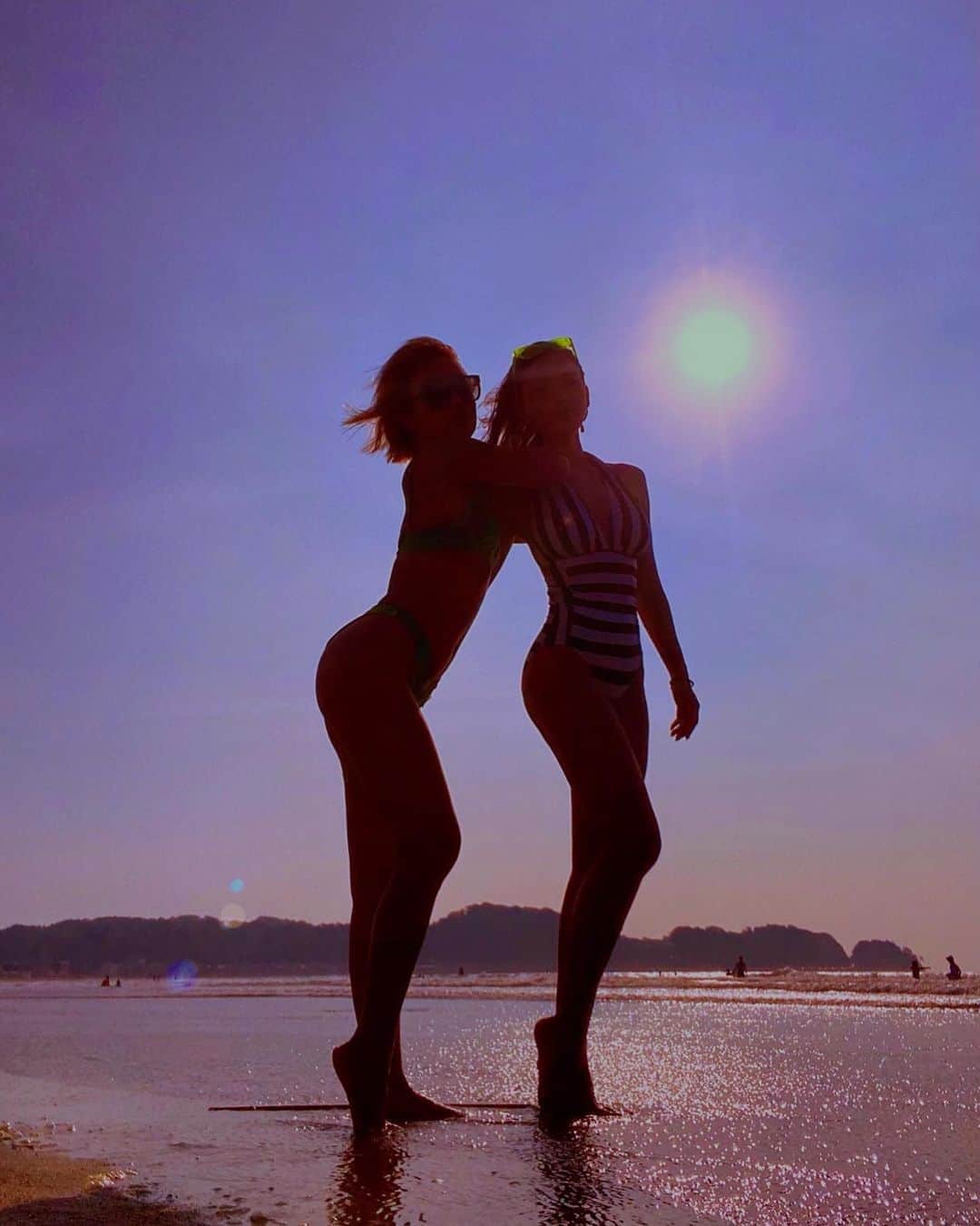 Nazukiのインスタグラム：「🌴𝓐 𝓶𝓮𝓶𝓸𝓻𝔂 𝓯𝓻𝓸𝓶 𝓼𝓾𝓶𝓶𝓮𝓻🌴  毎年東京の海でSUP＆サーフィンを一緒にしていて今年もできてよかった✌️✨  with💕 @bzarrie   #summer #beach  #sup #surf #girls #friend #surfgirl #2020夏　#sunset #beachphotography」