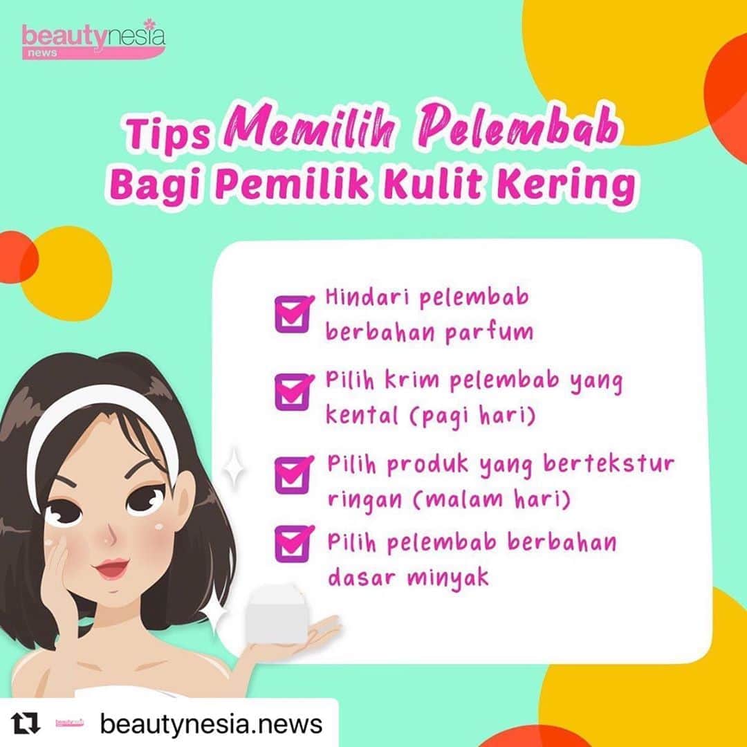 のインスタグラム：「Calling all buat kalian yang punya kulit kering! Tau banget kok buat nyari skincare yang tepat untuk kulit kita susah susah gampang. ⁣ Nah, biasanya tipe kulit kering cenderung gampang gatal dan tampak bersisik, jadi perlu menggunakan pelembab yang tepat secara rutin. Karena kalo enggak, hmm kulit bisa lebh iritasi dan muncul masalah kulit lainnya. Gak usah khawatir, Beautynesia News mau share tips memilih pelembab untuk kulit kering nih. ⁣ ⁣ Jangan lupa save dan share ke temen kamu juga ya beb 😘⁣ ⁣ --⁣ #BeautynesiaNews #Beautynesia #PelembabKulitKering #KulitKering #Pelembab #TipsSkincare #Skincareroutine #Moisturizer #Moisturizerfordryskin」