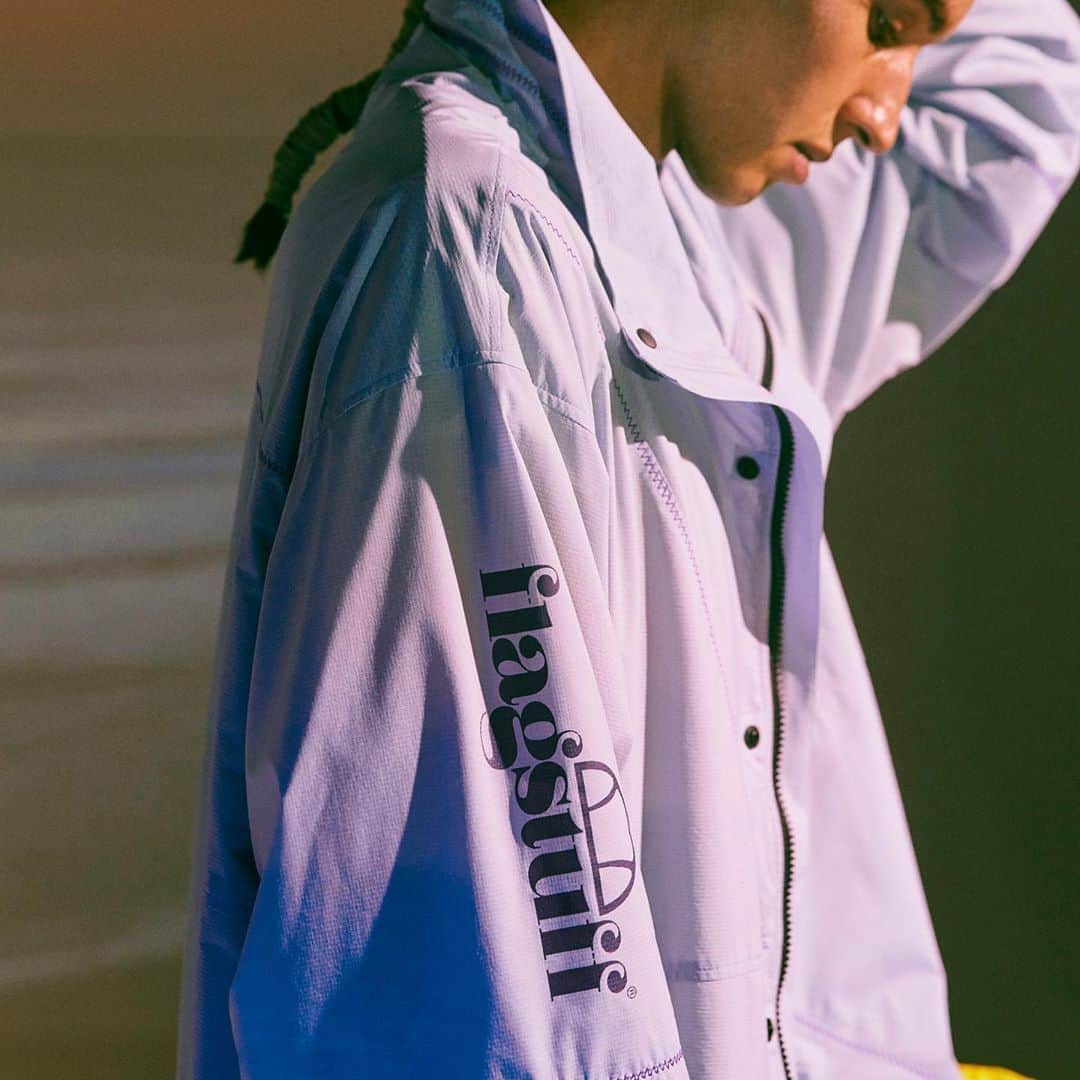 のインスタグラム：「ⓃⒺⓌⓈ｜ellesse × F-LAGSTUF-F  ... ファッションブランド「F-LAGSTUF-F」とタッグを組み、エレッセのアーカイブグラフィックからインスピレーションを得て生まれたコラボレーションコレクション。直営店「ellesse TOKYO」と ellesse公式オンラインストアにて発売中。 … @ellessejapan × @f_lagstuf_f  #flagstuff #ellessexflagstuff #ellesse #フラグスタフ #エレッセ」
