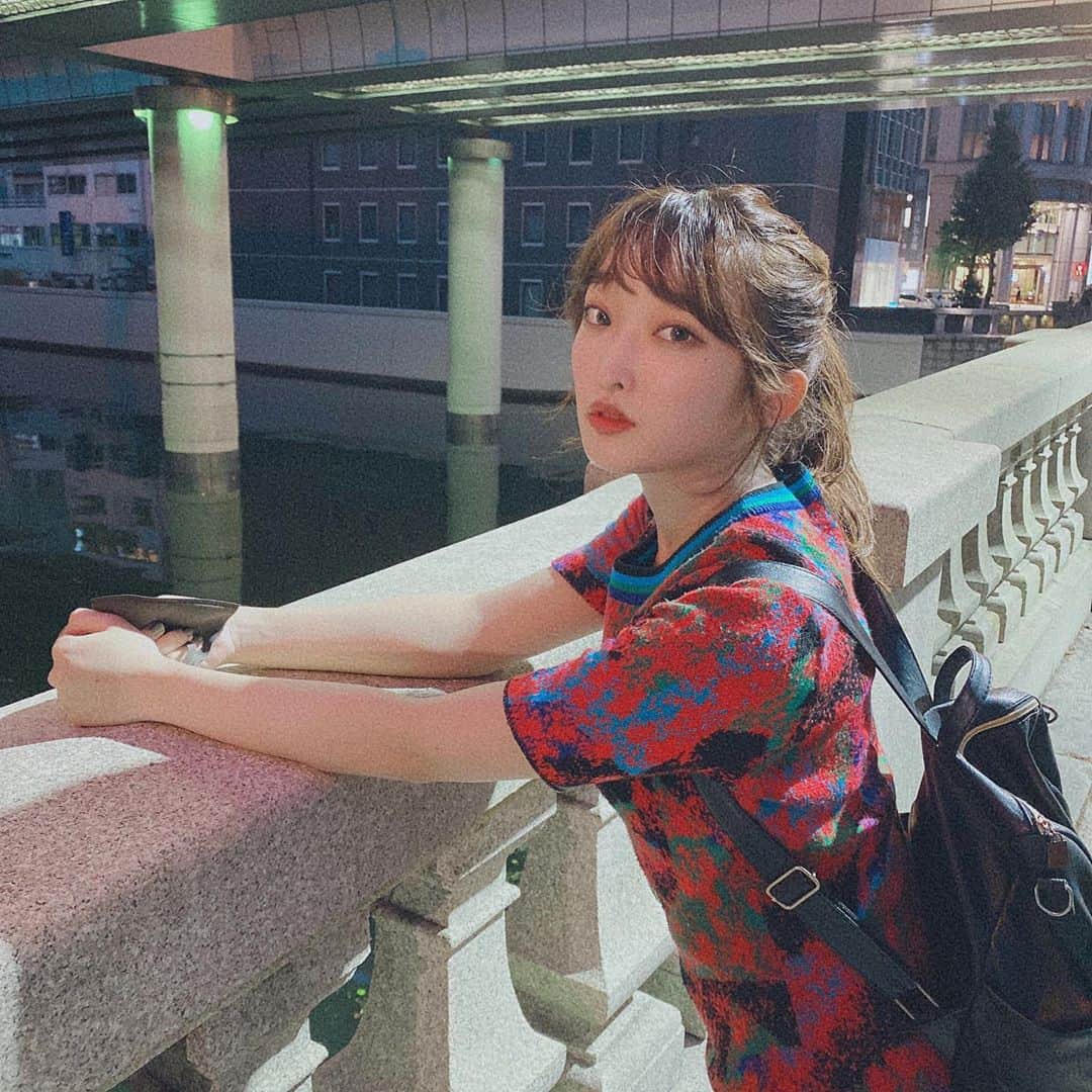 のインスタグラム：「日本橋の上に立った。」