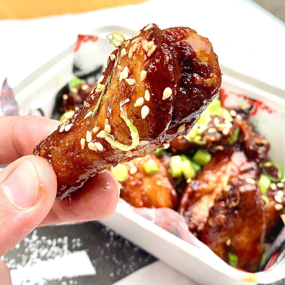 Eat With Steph & Coさんのインスタグラム写真 - (Eat With Steph & CoInstagram)「Recently tried out the @wingshackco stall at the @selfridgesfood market and it was amazing! Best wings I’ve had in awhile, I definitely recommend checking them out! . . . #toplondonrestaurant #eeeeeats #wings #food #alwayshungry #instafood」8月23日 21時02分 - eatwithsteph_ldn