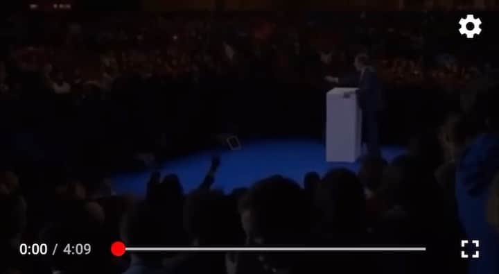 アディル・ラミのインスタグラム：「À Marseille ce soir @emmanuelmacron un peu d’humour dans ce monde de .... 🥰🥰🥰 pour certains qui ont jubilé avant l’heure ... @jawad06400 @iamyaxx et j’en passe 😂」