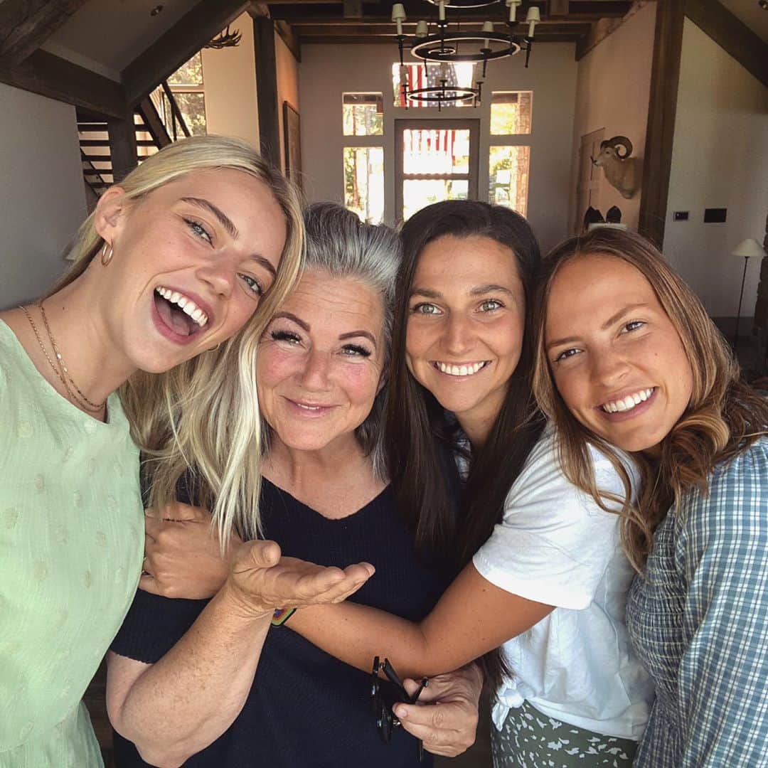 パイパー・アメリカ・スミスのインスタグラム：「HAPPY SUNDAY🤍」