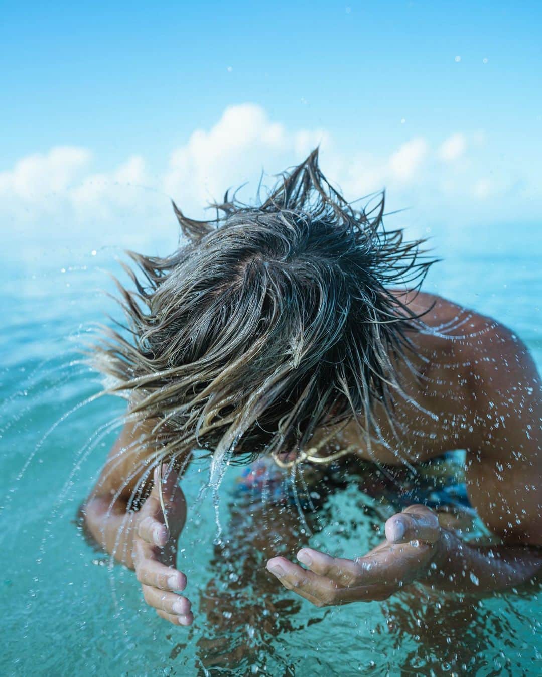 のインスタグラム：「Shake off all the negativity like..」