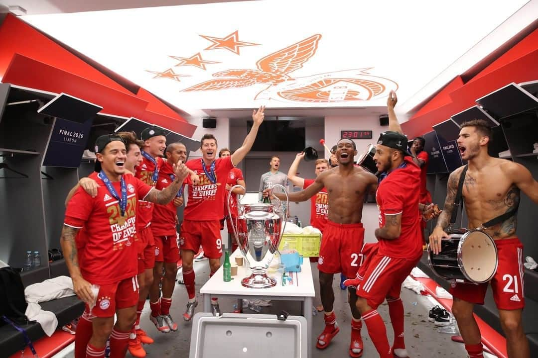 バイエルン・ミュンヘンさんのインスタグラム写真 - (バイエルン・ミュンヘンInstagram)「📸😍🎉  #MiaSanChampions 🏆 #FCBayern #UCLFinal #UCL #Champions」8月24日 7時56分 - fcbayern