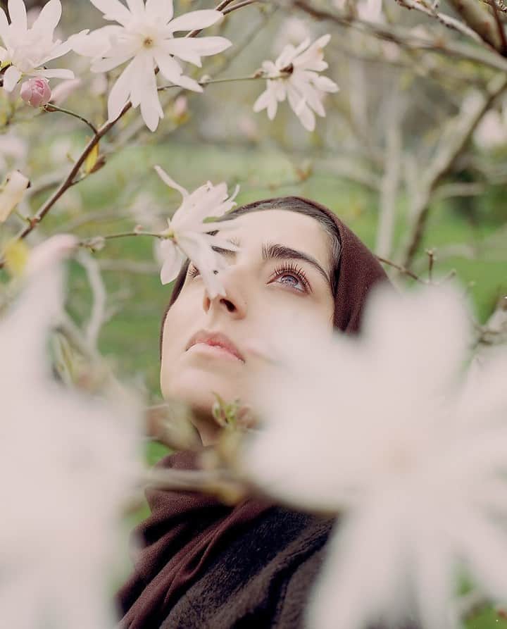 のインスタグラム：「#LOBA 2020 - Newcomer #2 - George Voronov  'We Became Everything' aims to draw together elements considered as part of the real world with the mystical world which is often hard to grasp. In his series, Irish photographer, George Voronov (@georgevoronov) portrays young people who belong to religious communities and in doing so, he often leaves behind a mystified but intrigued audience. Tap the link in our bio to learn more.  #LeicaCamera #Leica #🔴📷」