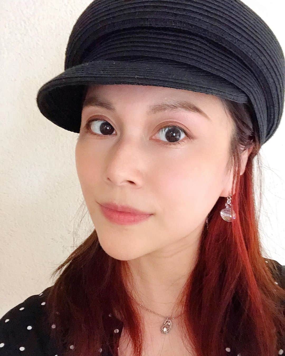 のインスタグラム：「ちょっと赤を足しましてん。 #インナーカラー #カシスレッド #ヘアカラー #ヘアマニキュア」