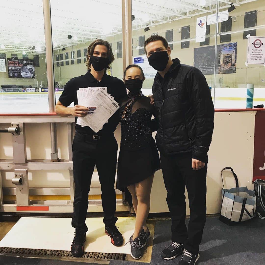 ティモシー・ドレンスキーのインスタグラム：「Passed some dance tests today. Thanks @brookleeh95 for being patient enough to deal with me and thanks @coach.lgs for the help!」