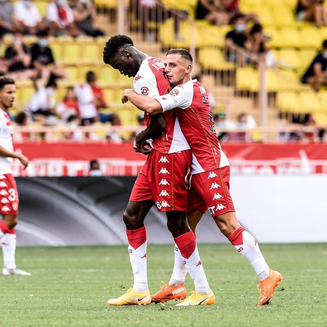 リーグ・アンさんのインスタグラム写真 - (リーグ・アンInstagram)「🌟 Une belle rencontre de @ligue1ubereats avec 4 buts à la clef ! . @asmonaco 🆚 @stadedereims (2-2) . A great match in @ligue1ubereats with four goals in the end. . #Ligue1UberEats #Monaco #ASM #SDR #Reims」8月23日 23時24分 - ligue1ubereats